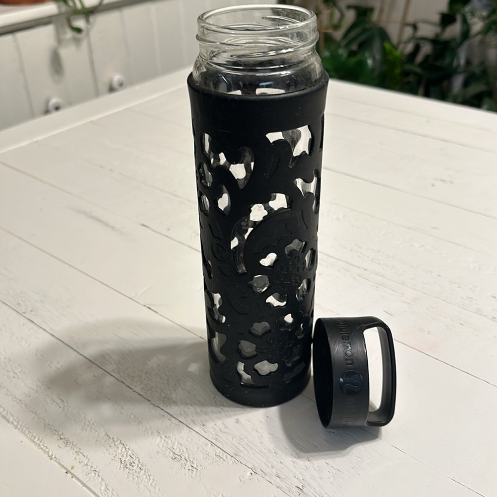 Lululemon black daisy water bottle Y2K 2012 Lululemon Pure Balance Water Bottle - Picture 4 of 9